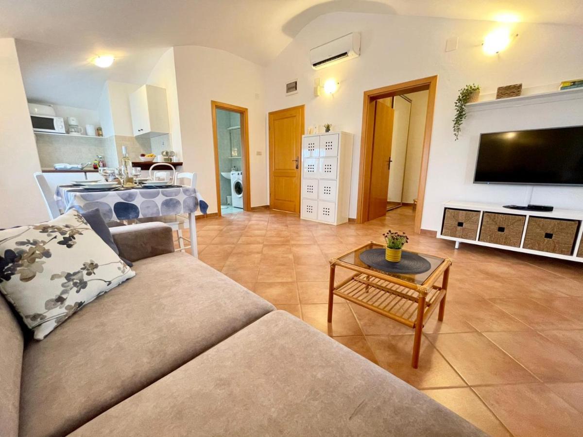 Apartments Ladonja Medulin Luaran gambar